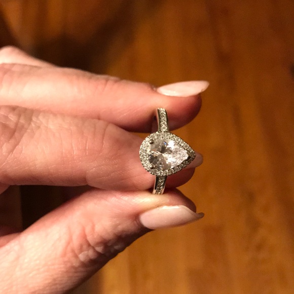 Ladies Fashion Jewelry - Picture 4 of 8